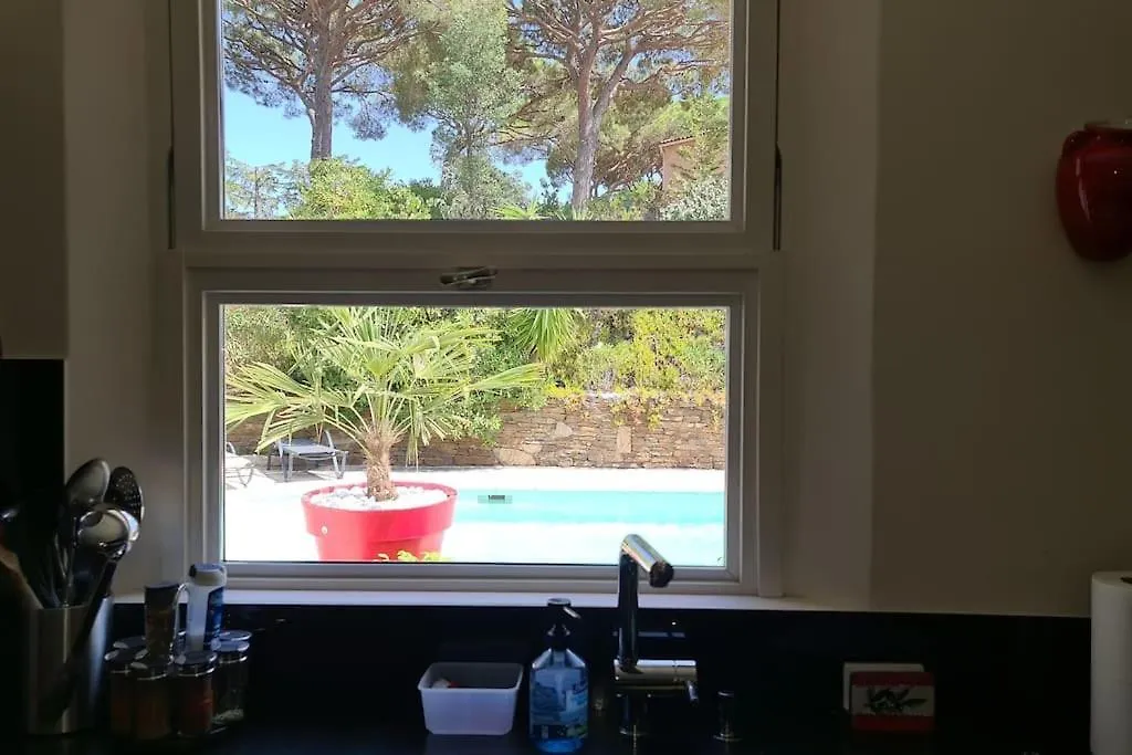 Ste Maxime Villa 5 Etoiles Piscine Chauffee Et Jacuzzi Sainte-Maxime
