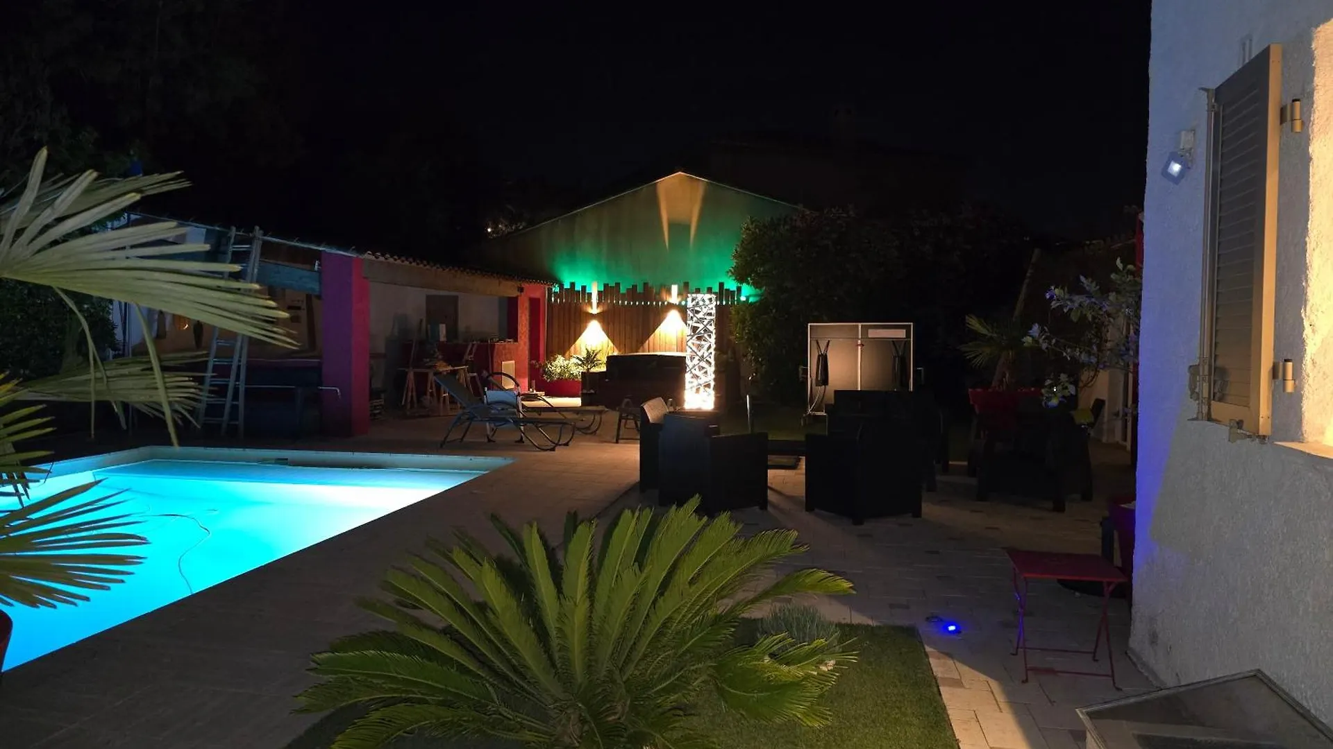 Ste Maxime Villa 5 Etoiles Piscine Chauffee Et Jacuzzi Sainte-Maxime